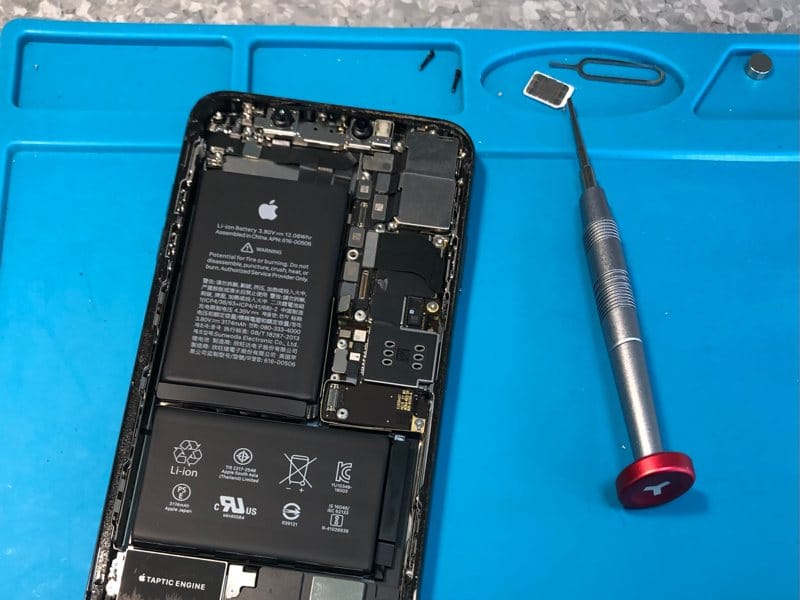IPhone в разборе на рабочем коврике — «MobileSamara», Ульяновская, 18​