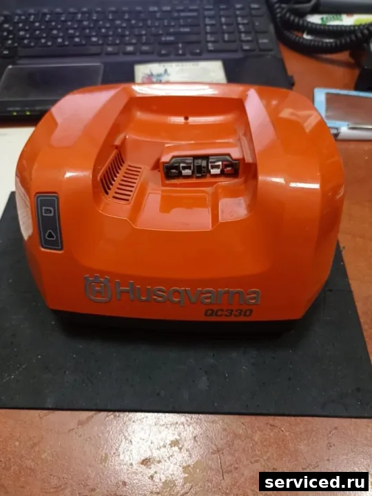 Зарядное устройство Husqvarna QC330