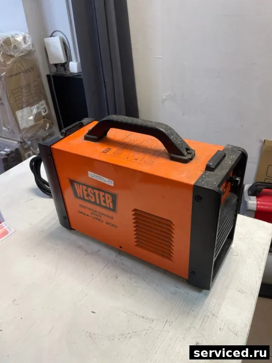Инверторный сварочник Wester MMA-VRD 200