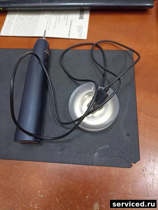 Электрическая зубная щетка Philips HX999B